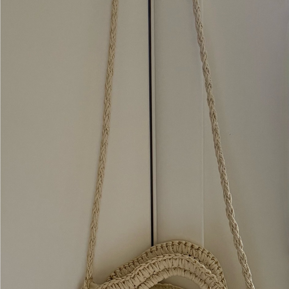 Elegant Cream Woven Shoulder Bag
